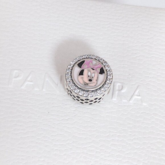 PANDORA MINNIE LIMITED EDITION - CHARM DISNEYLAND PARIS EXCLUSIVE BEAD - Picture 3 of 7